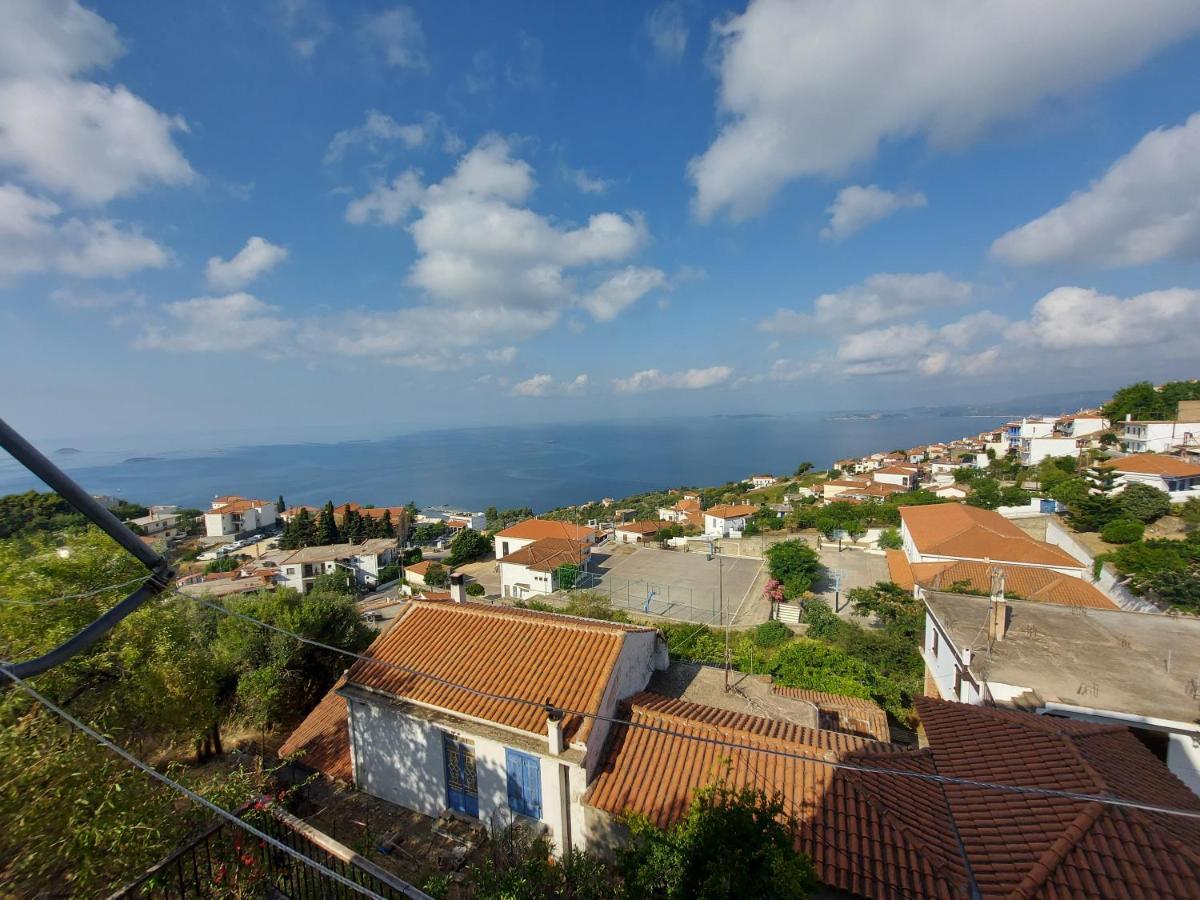 George'S Apartment Loutraki  Екстериор снимка