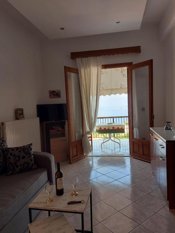 George'S Apartment Loutraki  Екстериор снимка