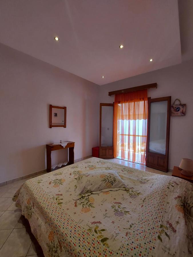 George'S Apartment Loutraki  Екстериор снимка