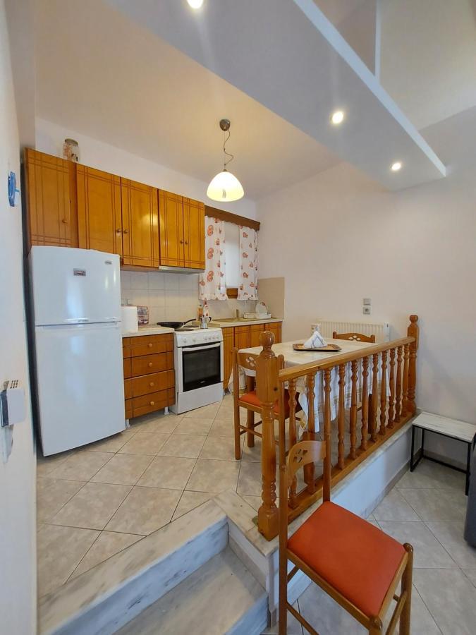 George'S Apartment Loutraki  Екстериор снимка
