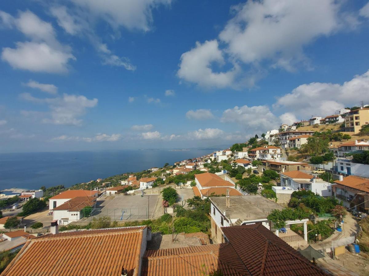George'S Apartment Loutraki  Екстериор снимка