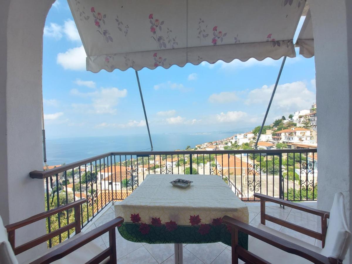 George'S Apartment Loutraki  Екстериор снимка