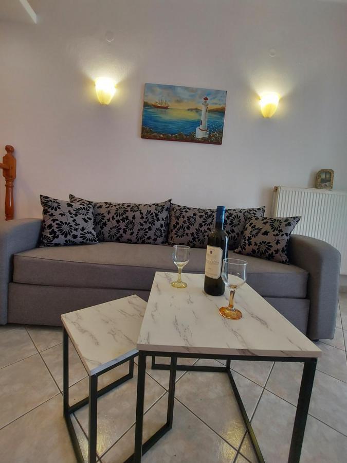 George'S Apartment Loutraki  Екстериор снимка