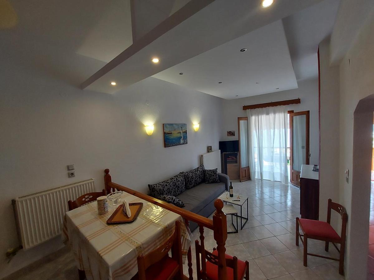 George'S Apartment Loutraki  Екстериор снимка